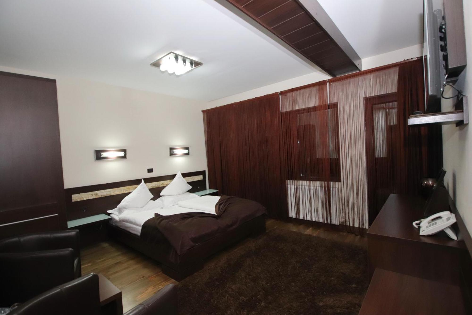 Complex Cochet Hotel Busteni Ngoại thất bức ảnh